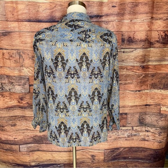 Studio C Plus Button Down Shirt - Picture 4 of 10